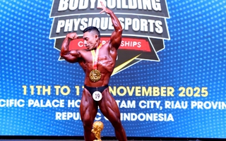 Phạm Văn Mách thách thức thời gian