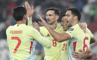 Tây Ban Nha lập kỷ lục bất bại, chạm tay vé World Cup 2026