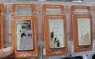 Giá bạc hôm nay 15-11 giảm rất mạnh, giới đầu tư "sốc nặng"