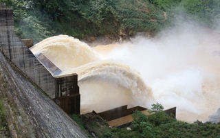 Mưa to, nhiều thủy điện ở Đà Nẵng xả điều tiết với lưu lượng lớn