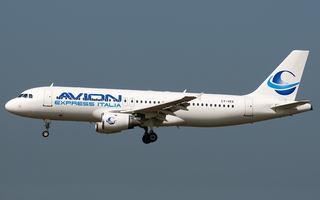 Không có bằng cơ trưởng dám lái máy bay chở hàng trăm hành khách khắp châu Âu?