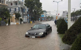 Cảnh báo nguy cơ ngập lụt ở Nha Trang