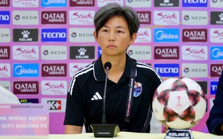 HLV Lion City Sailors thông báo học trò đã tỉnh táo sau khi ngã quỵ trên sân Thống Nhất