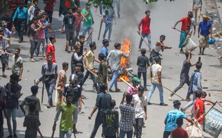 Bị tuyên án tử hình vắng mặt, cựu thủ tướng Bangladesh lên tiếng 