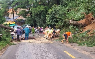 Đèo Ngoạn Mục tạm thông xe nhưng vẫn tiềm ẩn nguy cơ sạt lở, yêu cầu lưu thông thận trọng