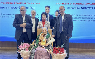 Trao giải thưởng Romesh Chandra cho nguyên Phó Chủ tịch nước Nguyễn Thị Bình