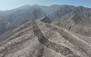 Bí mật về 5.200 chiếc hố trên dãy Andes dần hé lộ