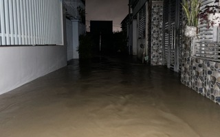 Nha Trang lũ chồng lũ, ngập nặng trong đêm