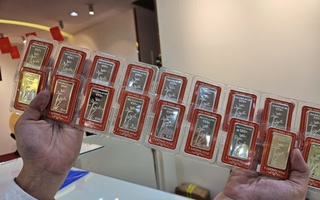 Giá bạc hôm nay 19-11: Tăng mạnh trở lại