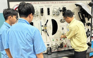 "Ông giáo" trẻ với hướng rẽ từ kiếm tiền qua sư phạm