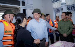 Cả nước đang hướng về miền Trung