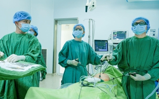 Người phụ nữ có khối u khổng lồ, tưởng như đang mang thai tháng thứ 6