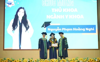 Những sinh viên đầu tiên của Trường ĐH Khoa học Sức khỏe tốt nghiệp bác sĩ răng-hàm-mặt