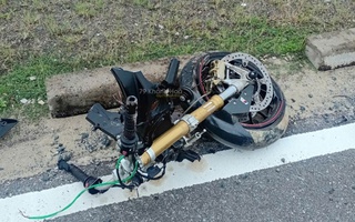 Khánh Hòa: Đường vắng, xe máy tông nhau cực mạnh, 2 người thương vong