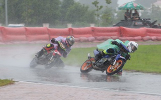 Vĩnh Long: Mưa gió không cản nổi khán giả đến cổ vũ các tay đua tranh tài