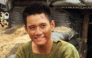 Đình Khang hoang mang và bất lực khi hay tin từ quê nhà