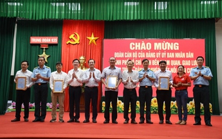 Hình ảnh ấm áp chương trình "Dân vận khéo - kết nối biên cương" tại sân bay Biên Hòa