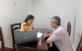 Giành đường của xe máy, tài xế ở TPHCM bị phạt 5 triệu đồng