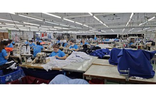 Nghỉ việc do bão lũ, ngập nước, người lao động có được nhận lương?