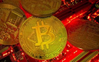 Điều gì đang khiến Bitcoin mất giá dữ dội?