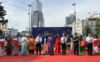 Khai mạc triển lãm ảnh "TP HCM vươn mình cùng đất nước qua góc nhìn điện ảnh"