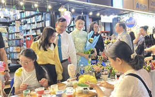 Đường sách TP HCM khai mạc "Ngày hội sách và văn hóa đêm"