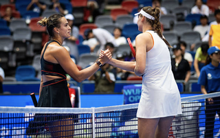 Mỹ nhân Sabalenka giải sầu xa hoa sau cú sẩy tay tiền thưởng khủng