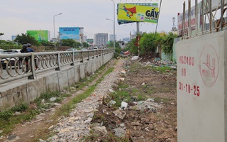 Hai đường gom mới có giúp “gỡ nút thắt” cầu Kênh Tẻ?