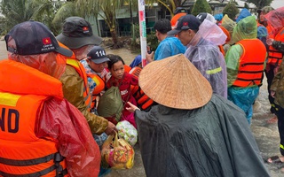 Mưa lớn ở miền Trung còn kéo dài, lũ trên các sông diễn biến thế nào?