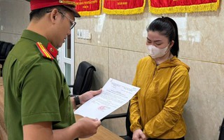 Khởi tố một chủ quầy ở Chợ Cồn vì buôn bán hàng cấm