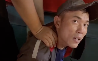 Clip Công an 2 phường ở TPHCM phối hợp bắt một tên trộm