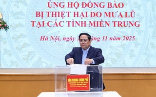Chính phủ quyên góp ủng hộ đồng bào bị thiệt hại do bão lũ