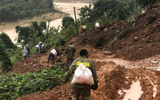 Sớm ổn định cuộc sống người dân vùng lũ
