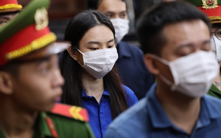 Tòa án lý giải vì sao không xem xét hành vi sản xuất kẹo Kera trong vụ án Thùy Tiên