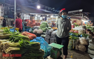 Ngày 25-11, tiểu thương chợ đầu mối Thủ Đức "thở phào"
