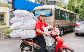 TPHCM: Hơn 268 tỉ đồng và hàng ngàn tấn hàng hóa ủng hộ bà con vùng bão lũ