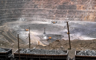 Đất hiếm - cuộc chiến "vàng công nghiệp"