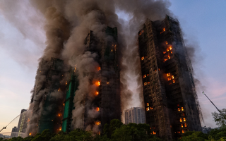 Cháy 8 tòa nhà ở Hồng Kông - Trung Quốc: Câu chuyện về lính cứu hỏa tử nạn