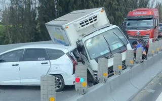Hiện trường vụ tai nạn liên hoàn trên tuyến cao tốc TPHCM - Trung Lương