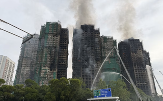 Cháy chung cư Hồng Kông: Giàn giáo tre vào tầm ngắm