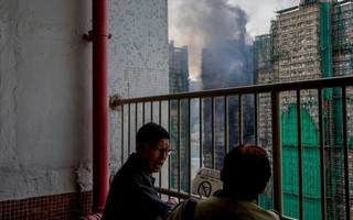 Cháy chung cư Hồng Kông:  Tại sao lửa lan nhanh đến rợn người?