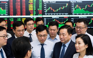 VN-Index lên sát 1.700 điểm, tỉ phú Phạm Nhật Vượng vào tốp 98 người giàu nhất thế giới