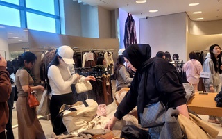 Mua sắm ngày Black Friday: Nơi đông khách, nơi ế ẩm dù giảm tới 70%-80%