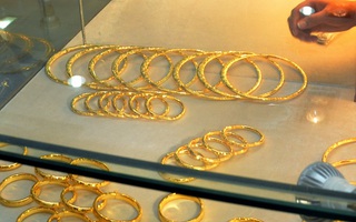 Giá vàng hôm nay 29-11: Tăng lên mức kỷ lục mới