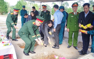 Nhiều di vật được tìm thấy bên cạnh 3 bộ hài cốt liệt sĩ ở Eo Bù - Chút Mút