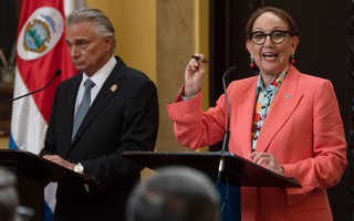 Thời cuộc phức tạp hóa vấn đề