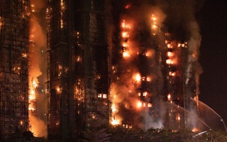 Cháy chung cư ở Hồng Kông: Ám ảnh cuộc đào thoát khỏi "hỏa ngục"