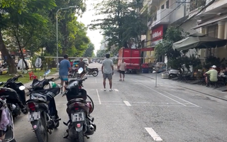 Xử phạt người giăng lưới đánh cầu lông giữa đường ở TPHCM