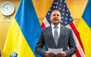 Nhà đàm phán chủ chốt của Ukraine từ chức sau khi nhà riêng bị đột kích