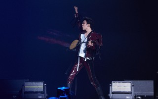 Dimash Kudaibergen: Tại sao cả thế giới “phát cuồng” trước một giọng hát?